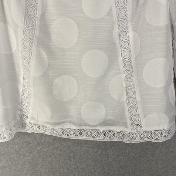 🤍 Chico’s Womens 1 White V-Neck Bell Sleeve Top Lace Trim Polka Dot 🤍 - Picture 3 of 8